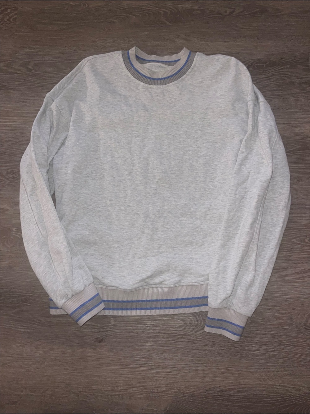 lululemon athletica Light Gray Crewneck Sweater with Blue Trim